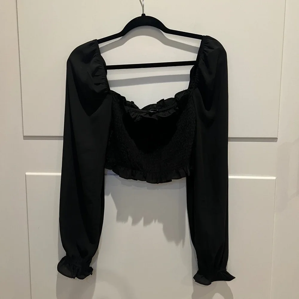 Forever 21 Black Long Sleeve Crop Top Womens Med Smocked‎ Square Neck Ruffle Y2K